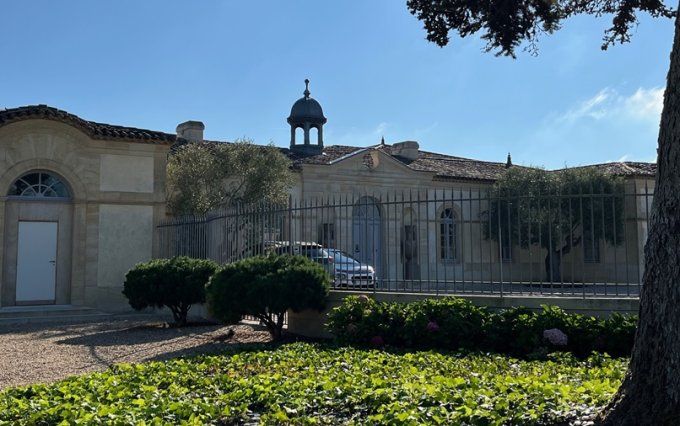 Château Petrus AOC Pomerol Grand Cru - le chai, à taille humaine